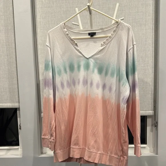 Torrid White , Peach and Green V-Neck Ombré Swearshirt 2X - Picture 3 of 6